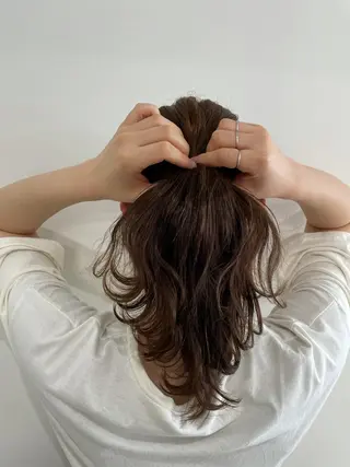 ミディアム カラー ヘアアレンジ 🤍似合わせパーマ 奥田沙耶🫧のヘアスタイル