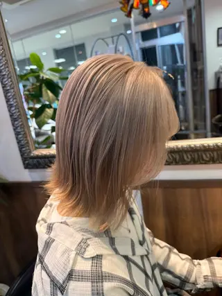 ショート カラー 後藤 凪咲のヘアスタイル