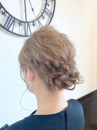 ロング ヘアアレンジ 小野 茉奈美のヘアスタイル
