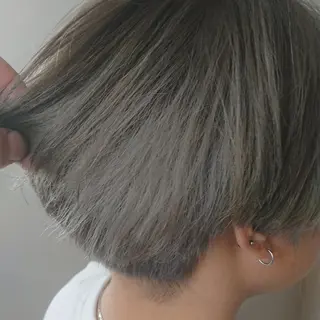 ショート カラー 田邉 俊和のヘアスタイル
