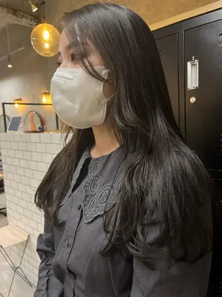 ロング カラー 細川 夕利亜のヘアスタイル