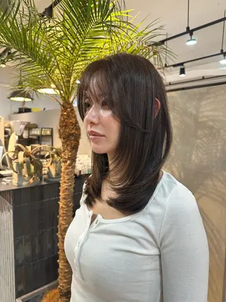 セミロング 足立 采弥のヘアスタイル