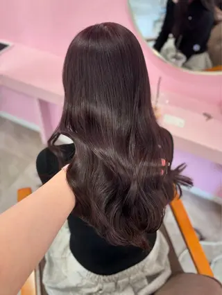 ロング カラー 𝑴𝒊𝒌𝒖💝 透明感モテカラーのヘアスタイル