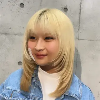 セミロング カラー HIKARI🐈‍⬛ レイヤー×デザインのヘアスタイル