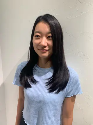 セミロング 髪質改善×艶カラー Haruのヘアスタイル