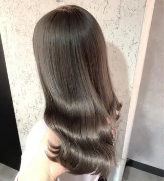 ミディアム カラー 🫧顔周りレイヤー/ ウルフ/縮毛/白倉のヘアスタイル