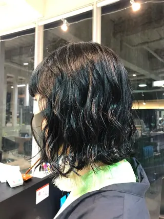 ミディアム カラー パーマ ヘアアレンジ アトム/ウルフ パーマ/レイヤーのヘアスタイル