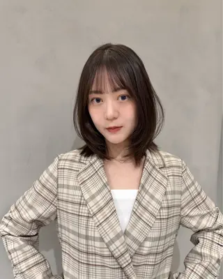 ミディアム MASHU abeno店所属・アサカ/透明感カラー /レイヤーカットのヘアスタイル