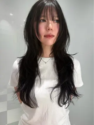 ロング anna 韓国レイヤ ー/ ハッシュカットのヘアスタイル