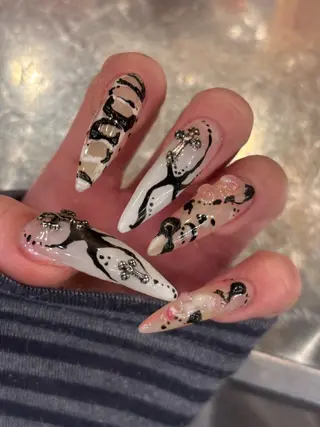 ネイル 🪐富島彩夏 /海外nail🪐のネイルデザイン