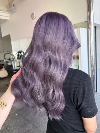 ロング ハイトーン/ブリーチ 🤍足立里湖のヘアスタイル