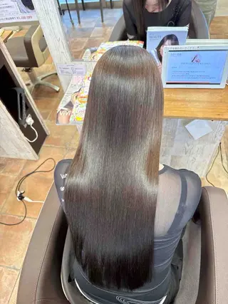 ロング 白髪ぼかし☘️クセ 活かし🎈小倉🥇のヘアスタイル