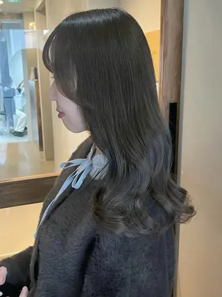 ロング カラー akane/ベージュ /オリーブ/ブラウンのヘアスタイル