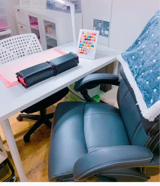 ネイル THECOLORS所属・近貞 莉奈のネイルデザイン