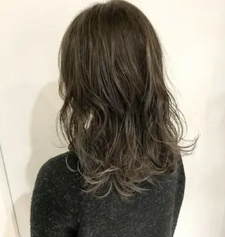 カラー セミロング 竹内啓太 ボブのヘアスタイル