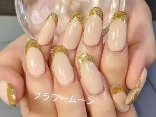 ネイル フラワー ムーンのネイルデザイン