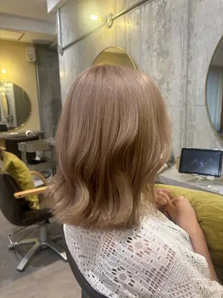 ミディアム カラー Kir'oom所属・カラー／ブリーチ さわ くるみのヘアスタイル