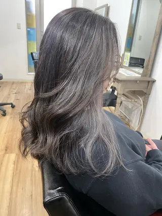 ロング カラー ヘアアレンジ reverie【レヴリー】所属・夜23時まで予約🉑 reverieあきらのヘアスタイル