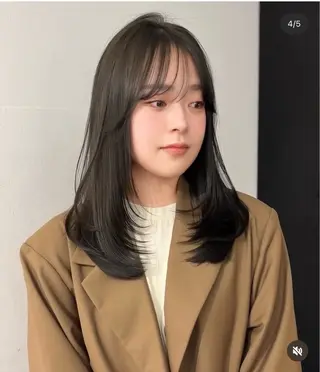 ロング 藤川 千歳のヘアスタイル