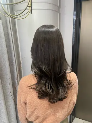 セミロング カラー ayano / 透明感・くすみカラーのヘアスタイル