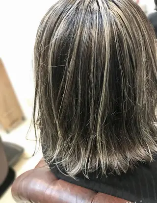 ミディアム カラー hair works raptureのヘアスタイル
