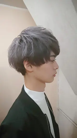 ショート カラー 艶髪✨ブリーチ職人 井手正康のヘアスタイル