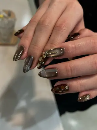 ネイル Salondevi2 isanaのネイルデザイン