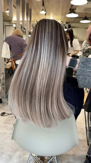 ロング カラー りょうへい/ 全頭ブリーチ/渋谷のヘアスタイル