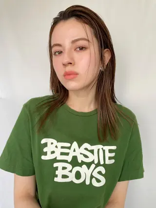 セミロング カラー 高橋 愛美のヘアスタイル