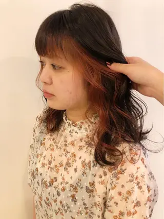 ミディアム カラー 安藤 佑衣のヘアスタイル