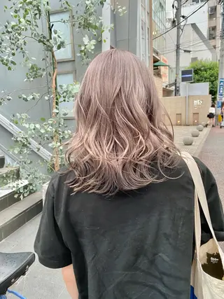 カラー green所属・ヤクシジ レンのヘアスタイル