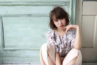 ミディアム due hair 京都駅前店 MILBON オージュア認定サロン【デューヘアー】所属・ハイトーンブリーチ 土坂 由志【京都】のヘアスタイル