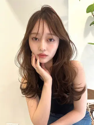 ロング レイヤーカット/透明 感カラー/aikaのヘアスタイル