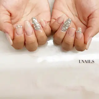 ネイル アイネイルズ所属・早川 梓のネイルデザイン