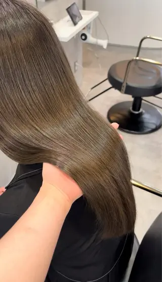 ロング RAISE by_WHITEのヘアスタイル