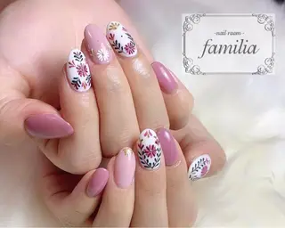 ネイル -nailroom- familiaのネイルデザイン