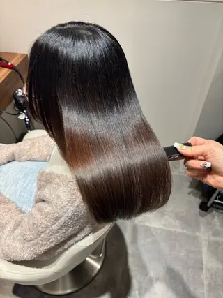 セミロング SALOWIN上野店所属・美髪ヘア 🤍erikaのヘアスタイル