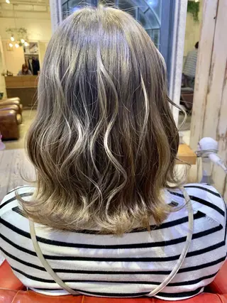 ミディアム カラー DECORA sweet(川越)所属・坪田 彩花のヘアスタイル