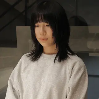 ミディアム MAKI渋谷 【カットモデル募集】のヘアスタイル