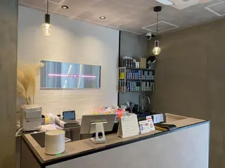 ミディアム カラー パーマ ヘアアレンジ ヘアケア特化型サロン newi 梅田のヘアスタイル