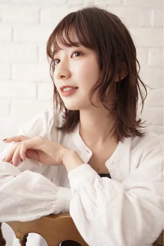 ミディアム カラー パーマ 佐藤 花帆のヘアスタイル