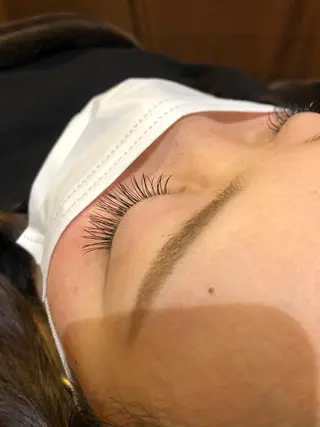 マツエク・マツパ 藤田 彩音のヘアスタイル