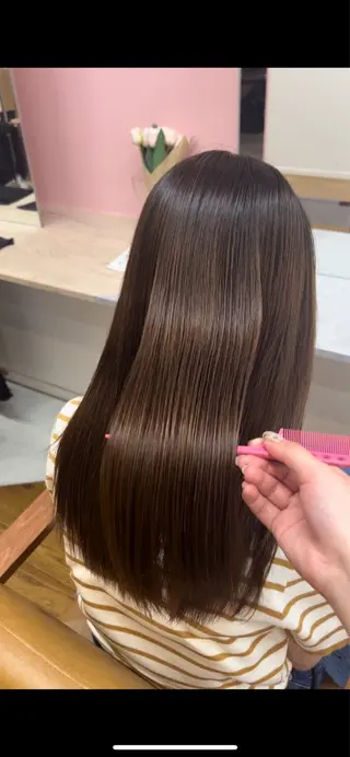 ロング 八木 瑠奈のヘアスタイル