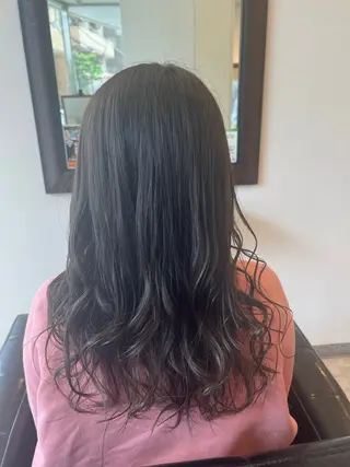 セミロング カラー 松谷 茜のヘアスタイル