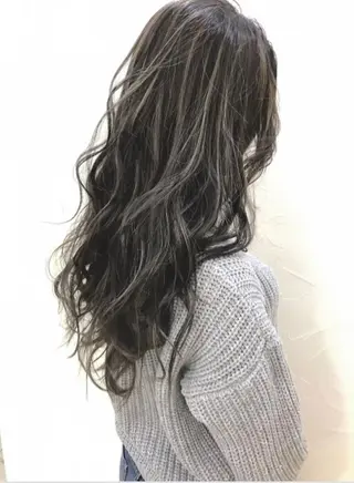 セミロング カラー ケア剤オタク×海外 ヘア長谷川裕起のヘアスタイル