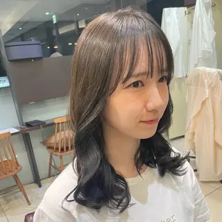 ミディアム パーマ 表参道|韓国風・コテ 巻き風パーマるい🌀のヘアスタイル