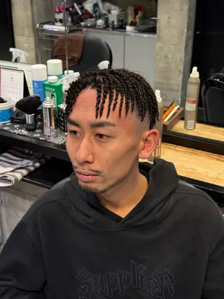 ショート パーマ BINGO HAIR WORKS 【ビンゴヘアワークス】所属・🎱メンズフェード 特化HYOGA🎱のヘアスタイル