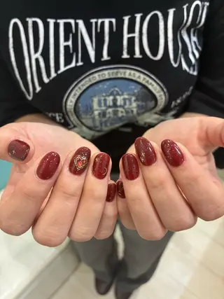 ネイル 13日3980円‼️ マグもデザインも◎のネイルデザイン