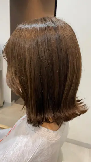 カラー 谷川 李奈のヘアスタイル