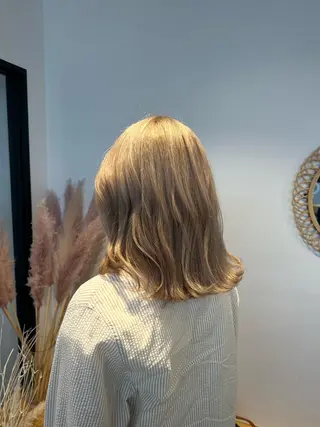 ミディアム カラー yuika .のヘアスタイル